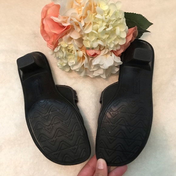 I ❤️ Comfort Black slip on heels - Picture 2 of 5